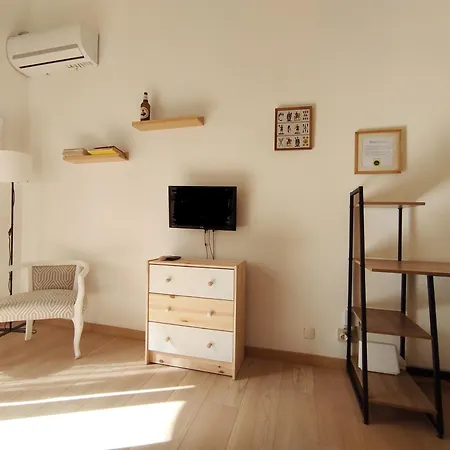Gypsynomad - Your Crib In The Historical Centre Of